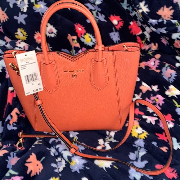 Michael Kors - Picture 1 of 2